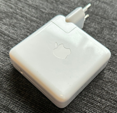 Apple 96W USB-C virtalähde - käytetty