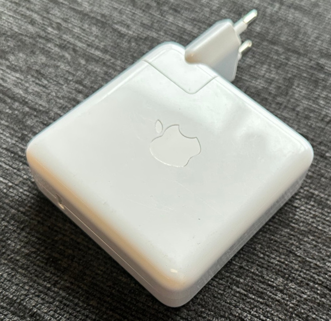 Apple 96W USB-C virtalähde - käytetty