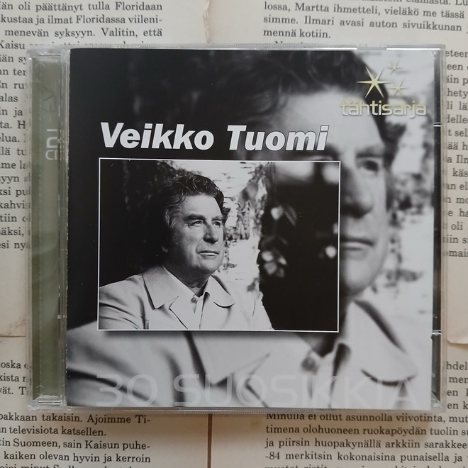 Veikko Tuomi - Tähtisarja • 30 suosikkia (2 CD)