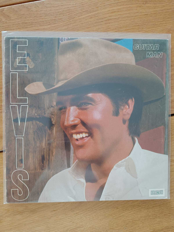 AUCTION - ELVIS GUITAR MAN LP FIN -81 (SCANDINAVIA)