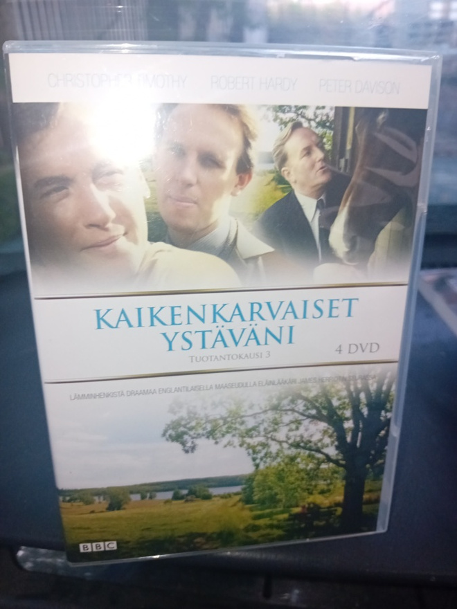 4DVD KAIKENKARVAISET YSTÄVÄNI KAUSI 3 ( SIS POSTIKULU