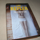Lars Kepler Tulitodistaja -sid - pikkukuva 1
