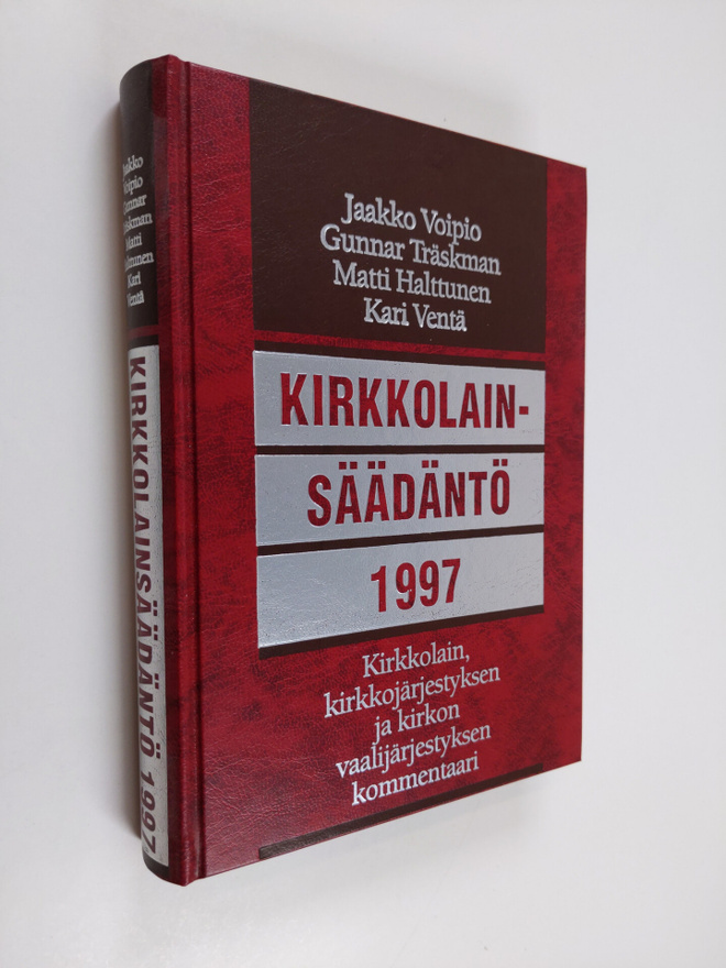 Jaakko Voipio ym. : Kirkkolainsäädäntö 1997 : kirkkolain,...