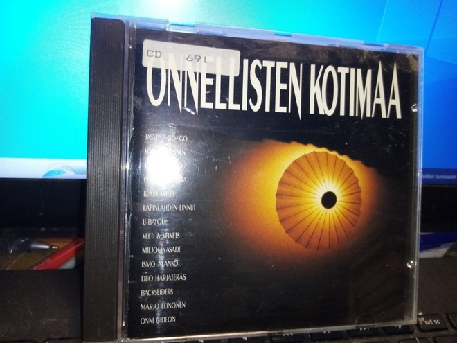 CD ONNELLISTEN KOTIMAA ( SIS POSTIKULU)