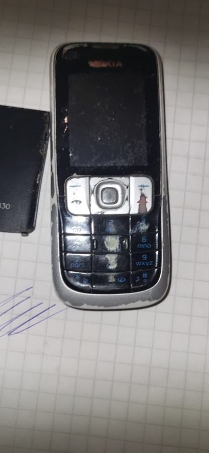 Nokia 2630 puhelin, ei akkua eikä laturia
