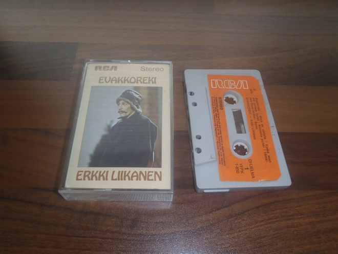 ERKKI LIIKANEN - EVAKKOREKI c-kasetti