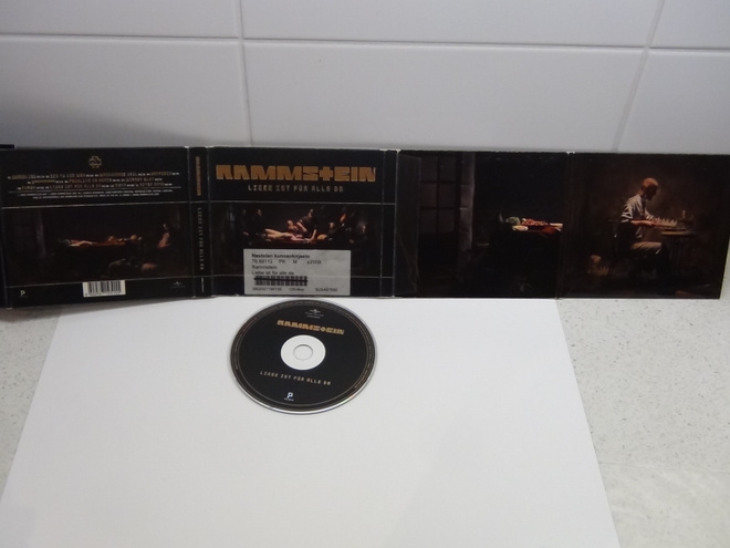 RAMMSTEIN, LIEBE  IST FUR ALLE  DA