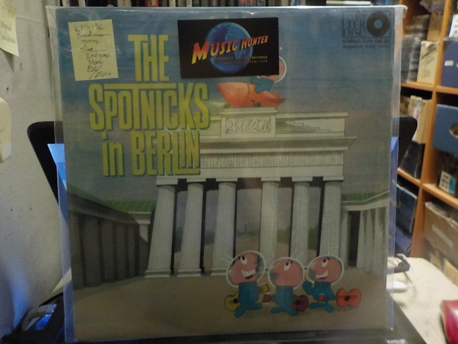 THE SPOTNICKS - IN BERLIN. SCAND 2ND PRESS MONO. EX/EX+  LP