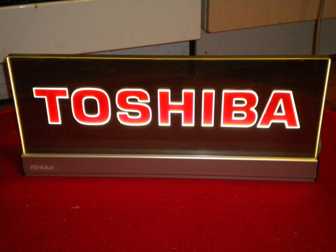 TOSHIBA Valokyltti , Valomainos 54x24cm