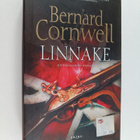 Bernard Cornwell : Linnake : historiallinen romaani - pikkukuva 1