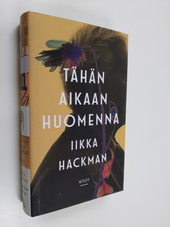 Iikka Hackman : Tähän aikaan huomenna : romaani