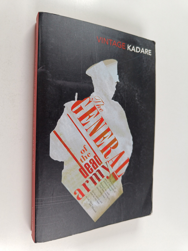 Ismail Kadare : The General of the Dead Army