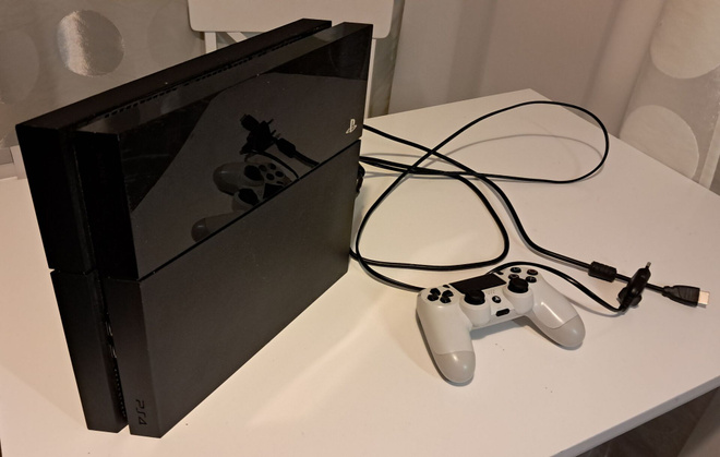 Sony Playstation 4 +Dualshock 4 ohjain