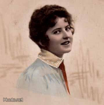 NAINEN / Sievän tytön kasvot sivusta. 1910-l.