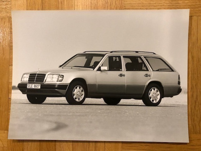 Lehdistökuva Mercedes-Benz S124 farmari (W124 farmari)