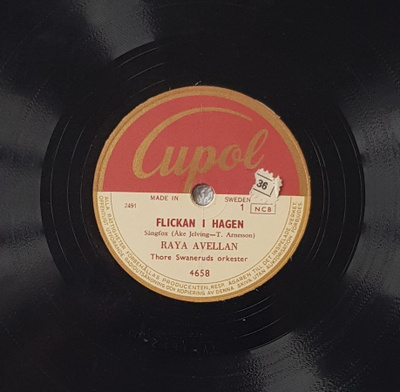 Savikiekko 1952 - Raya Avellan (Harmony Sisters) Cupol 4658