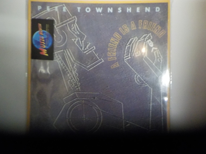 PETE TOWNSHED - A FRIEND IS A FRIEND M-/EX+ 12"