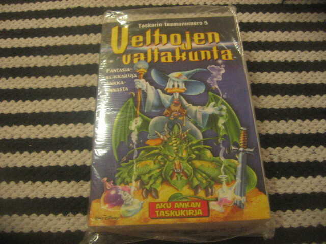 Taskarin teemanumero 5 (Velhojen valtakunta)