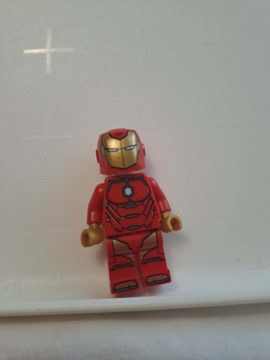 LEGO Invincible Iron Man