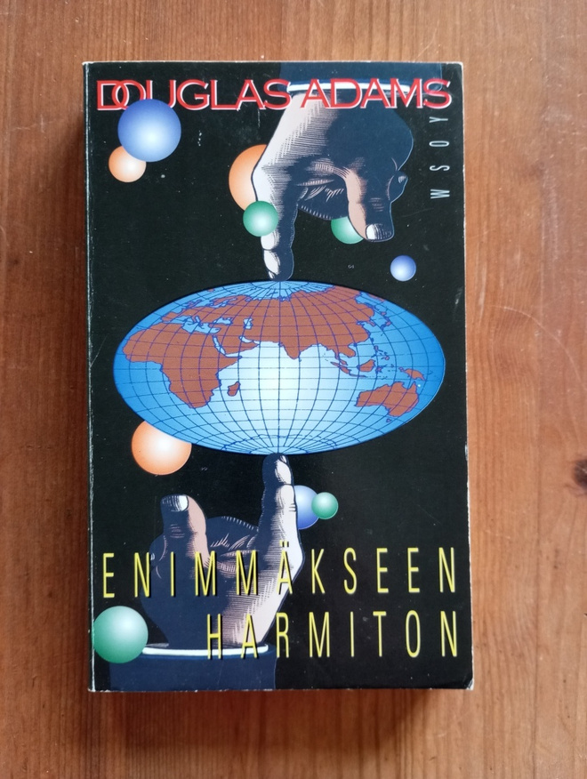 Douglas Adams Enimmäkseen Harmiton