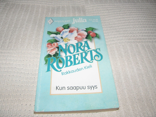 Harlequin Julia 566 Nora Roberts Kun saapuu syys