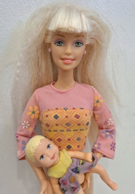 Barbie & Krissy Stroll 'N Play