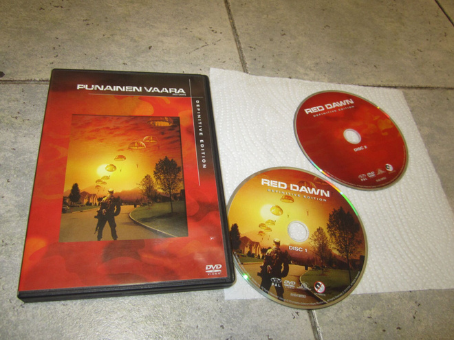 PUNAINEN VAARA - TUPLA DVD ( uudenveroinen )