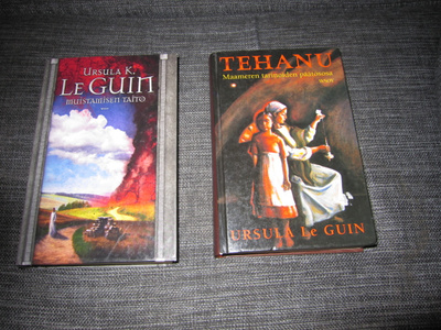 URSULA LE GUIN - 2 kovakantista hyväkuntoista kirjaa