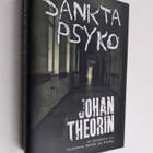 Johan Theorin : Sankta Psyko - pikkukuva 1