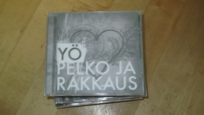 Yö - Pelko ja rakkaus