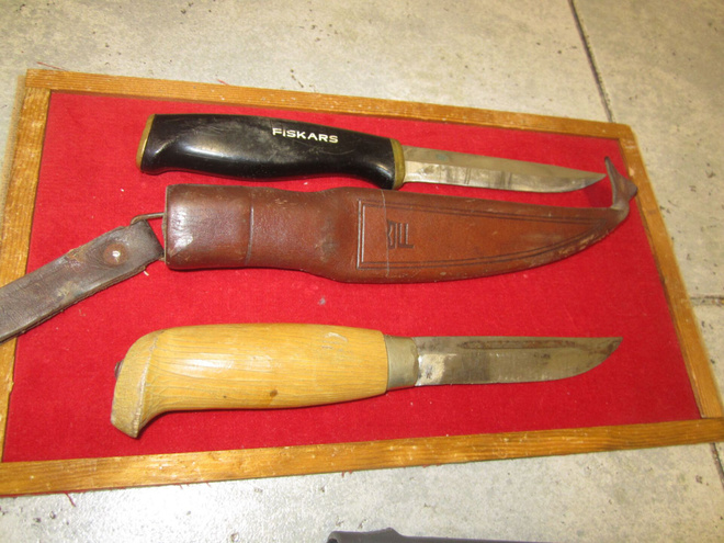 2 PUUKKOA FISKARS & JA JOKU MUU