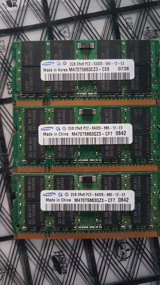 Samsung 6GB (3x2GB) DDR2 SO-DIMM läppärin muistit (PC2-6400S