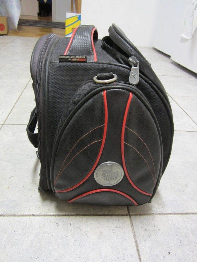 MV AGUSTA NAHKAINEN TANKKILAUKKU