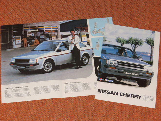 1982 Nissan Cherry esite - KUIN UUSI - 12 sivua - suom