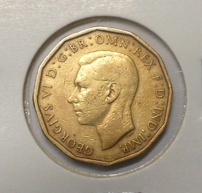 Britania. 3 pence 1945.