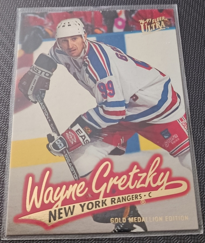 1996-97 Fleer Ultra Gold Medallion Wayne Gretzky #G-106