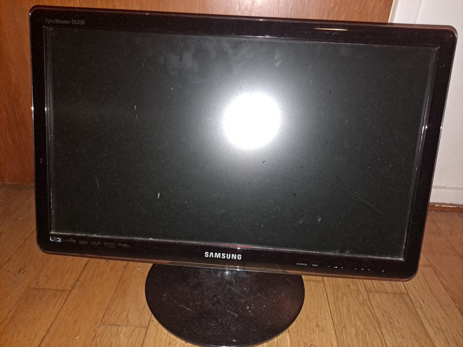 Samsung T22A350 musta näyttö varaosiksi