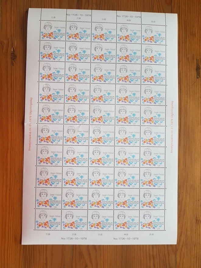 Kansainvälinen lapsen vuosi 1,10 mk Postimerkkiarkki