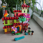 Lego 43202 Disney Princess Madrigalsin talo - pikkukuva 2