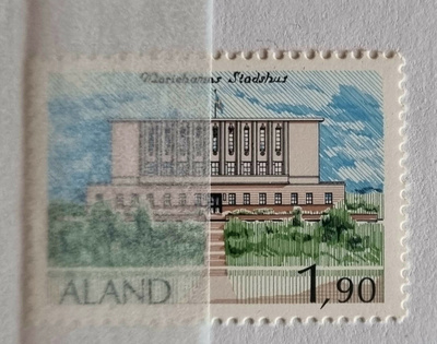 LaPe 32 - Maarianhaminan kaupungintalo  **