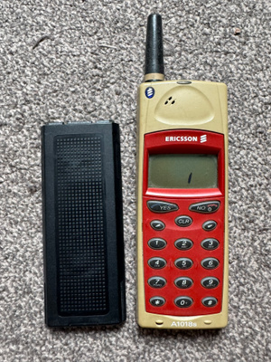 Ericsson A1018s matkapuhelin
