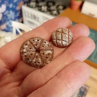 Nukkekoti miniatyyrit tummat leivät 2 kpl 1:12 - pikkukuva 1