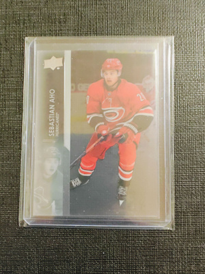 Sebastian Aho - 21-22 UD Clear-Cut