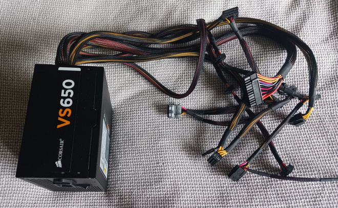 Corsair VS650 virtalähde