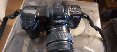 Minolta DYNAX 7000i järjestelmäkamera, Laukku, salama