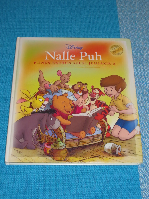 Disney - Nalle Puh - Pienen karhun suuri juhlakirja