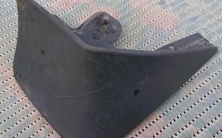 Roiskeläppä, oikea taka - Renault Megane -99