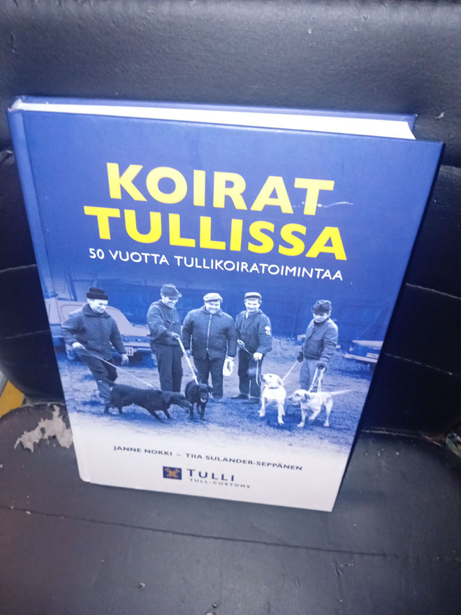 Nokki : Koirat tullissa ( SIS POSTIKULU )