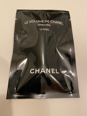 CHANEL LE VOLUME RIPSIVÄRI  1 gr