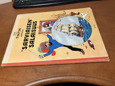 TINTIN SEIKKAILUT SARVIAISEN SALAISUUS 1962